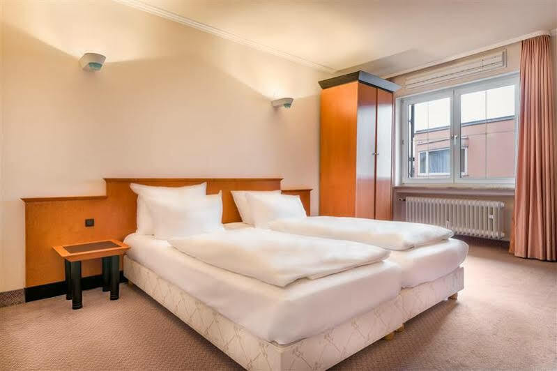 Best Western Hotel Goldenes Rad فريدريشسهافن المظهر الخارجي الصورة