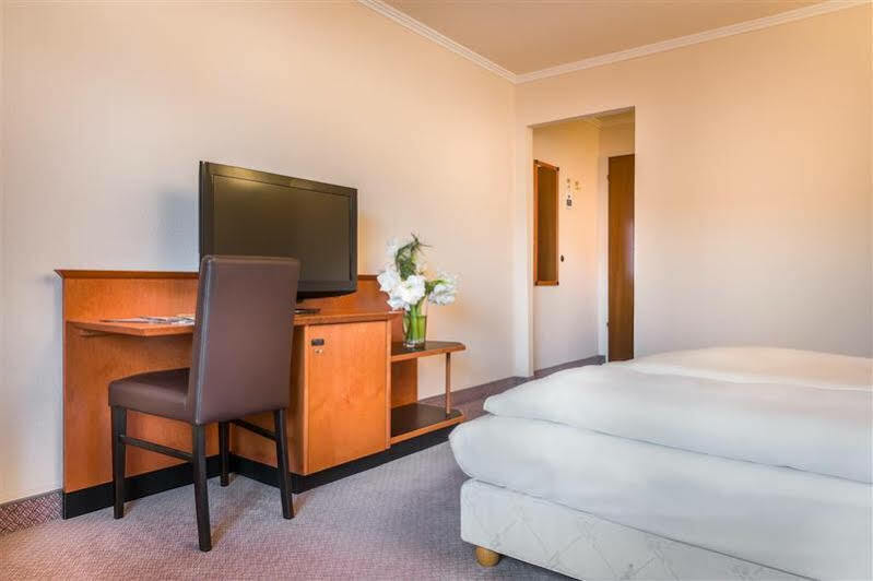 Best Western Hotel Goldenes Rad فريدريشسهافن المظهر الخارجي الصورة